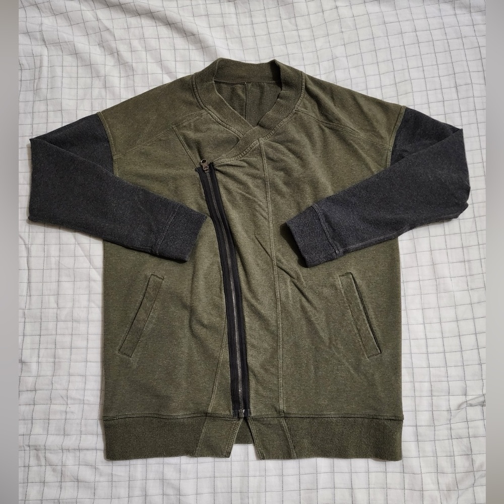Lululemon Women’s zip sweater size 10
